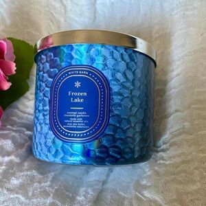 White Barn Scented 3 Wick Candle